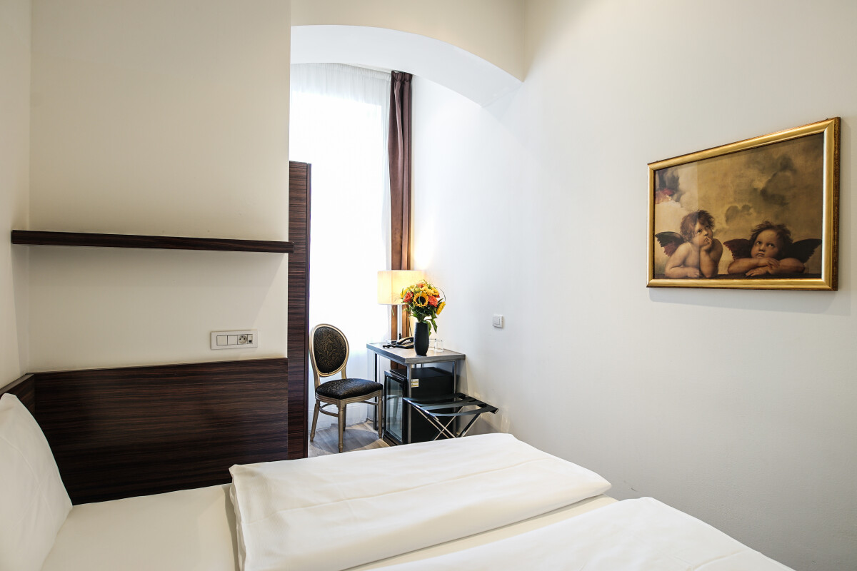 Single room 3.jpg